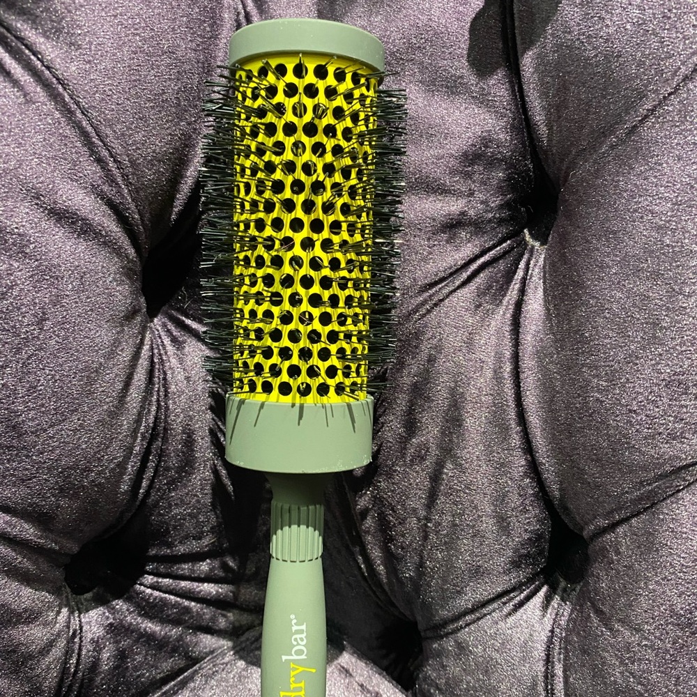 DryBar Full Pint Medium Round Ceramic Brush